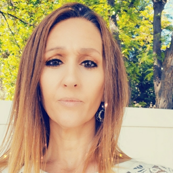 Meet your Posher, Wendy - Picture 3 of 4